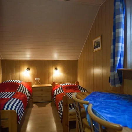 Cztery Pory Roku Hébergement de vacances Dźwirzyno